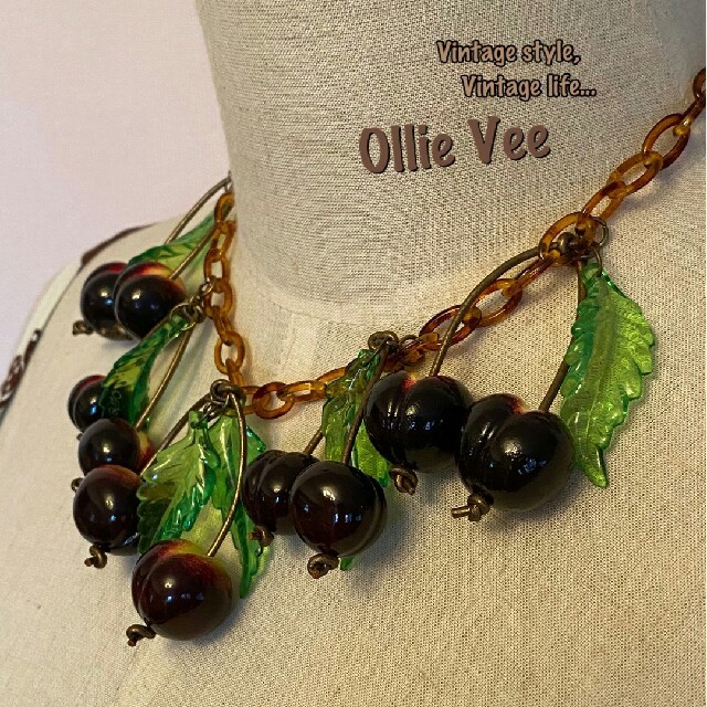 ♞????OllieVee★American Cherry Necklace ★