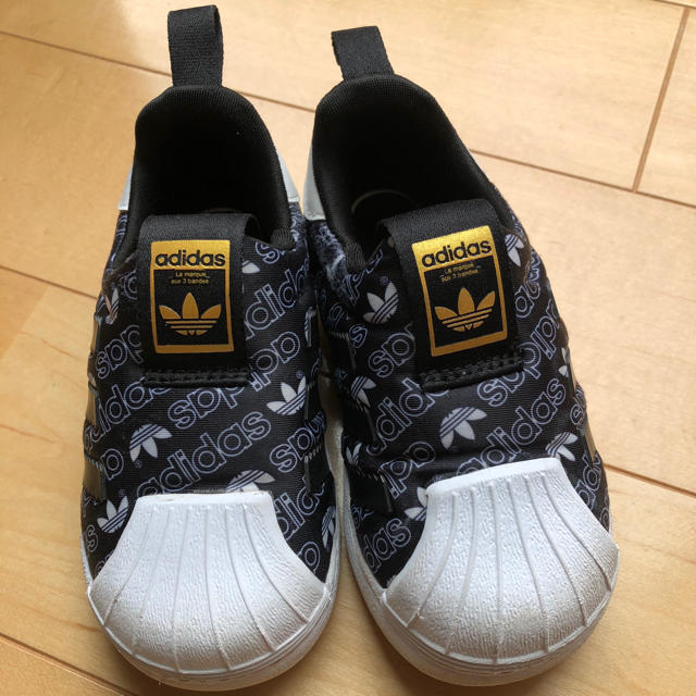 adidas(アディダス)のadidas Superstar kids キッズ キッズ/ベビー/マタニティのベビー靴/シューズ(~14cm)(スニーカー)の商品写真