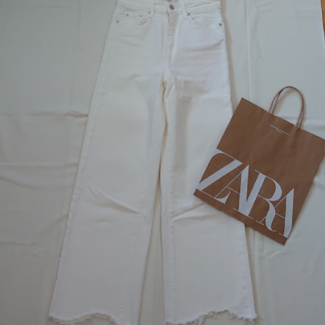 ZARA(ザラ)のZARAザラワイドバキーパンツ白デニム34S完売 レディースのパンツ(デニム/ジーンズ)の商品写真