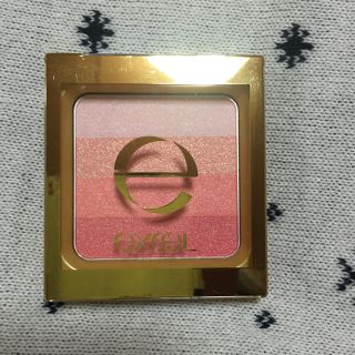 ノエビア(noevir)のエクセル♡新品グラデーションチーク(チーク)