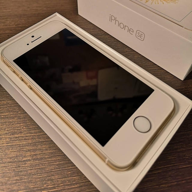 iPhoneSE 第一世代　ゴールド　64GB SIMフリー
