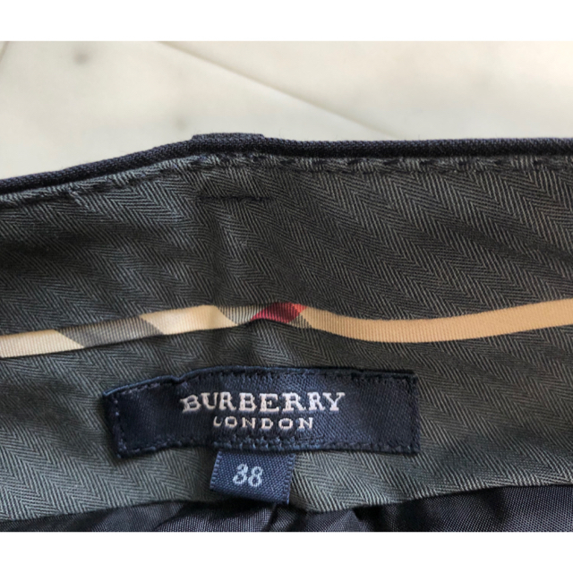 BURBERRY(バーバリー)のバーバリーロンドン　スーツ レディースのフォーマル/ドレス(スーツ)の商品写真