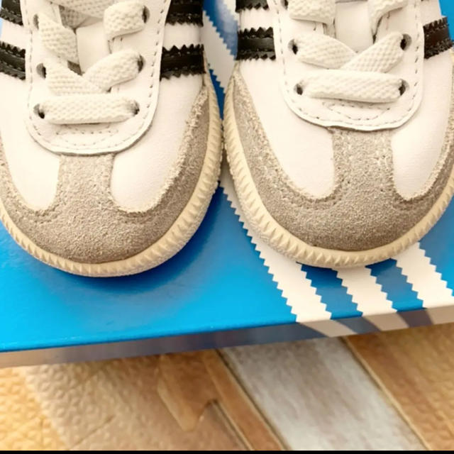 adidas(アディダス)のadidasベビースニーカー キッズ/ベビー/マタニティのベビー靴/シューズ(~14cm)(スニーカー)の商品写真