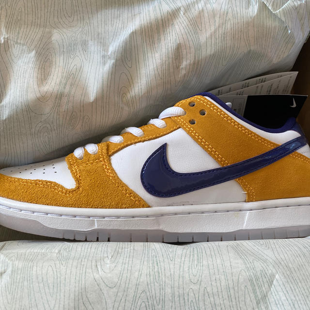 NIKE(ナイキ)のNIKE SB DUNK LOW PRO LASER ORANGE メンズの靴/シューズ(スニーカー)の商品写真