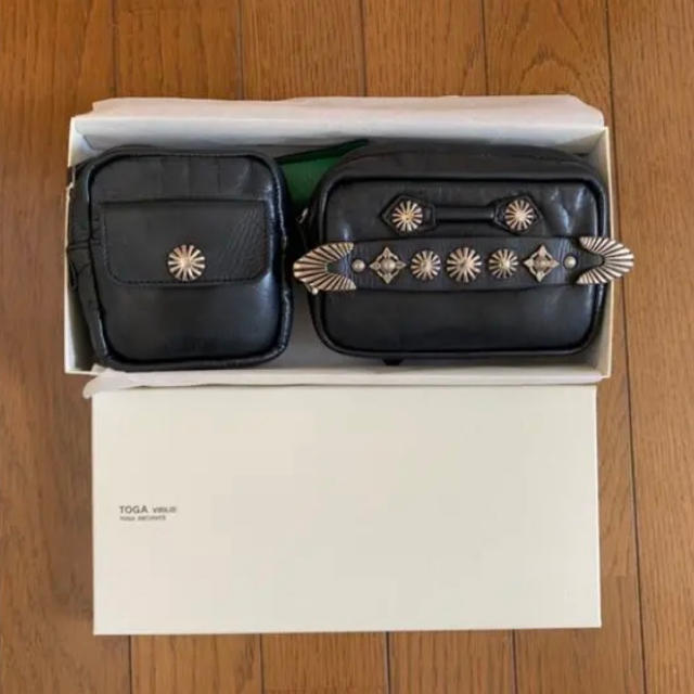 TOGA(トーガ)のTOGA VIRILIS Metal belt bag メンズのバッグ(ボディーバッグ)の商品写真