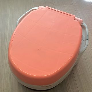 コンビ(combi)のCombi  洋式 おまる でステップ‼️【美品】(ベビーおまる)