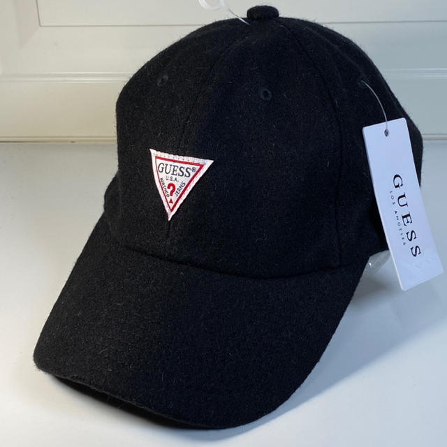 GUESS(ゲス)の新品未使用　GUESS/ゲス　ロー CAP 国内正規品　送料無料 レディースの帽子(キャップ)の商品写真