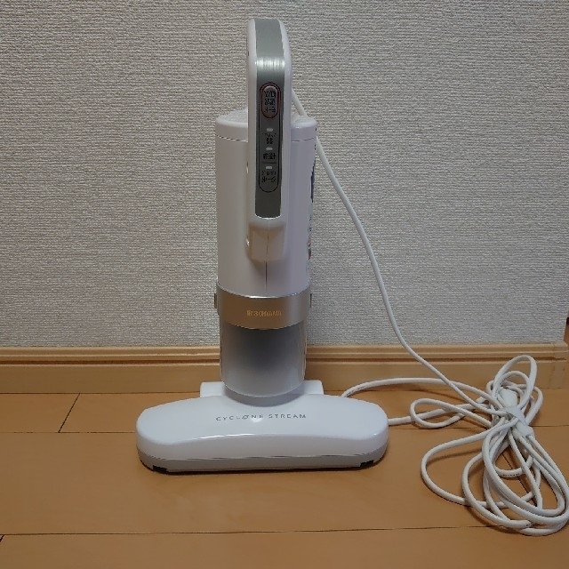 アイリスオーヤマ(アイリスオーヤマ)のアイリスオーヤマ　ふとんクリーナー スマホ/家電/カメラの生活家電(掃除機)の商品写真