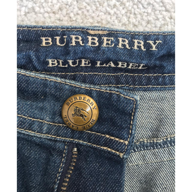 BURBERRY BLUE LABEL(バーバリーブルーレーベル)のバーバリー　ジーンズスカート レディースのスカート(ひざ丈スカート)の商品写真