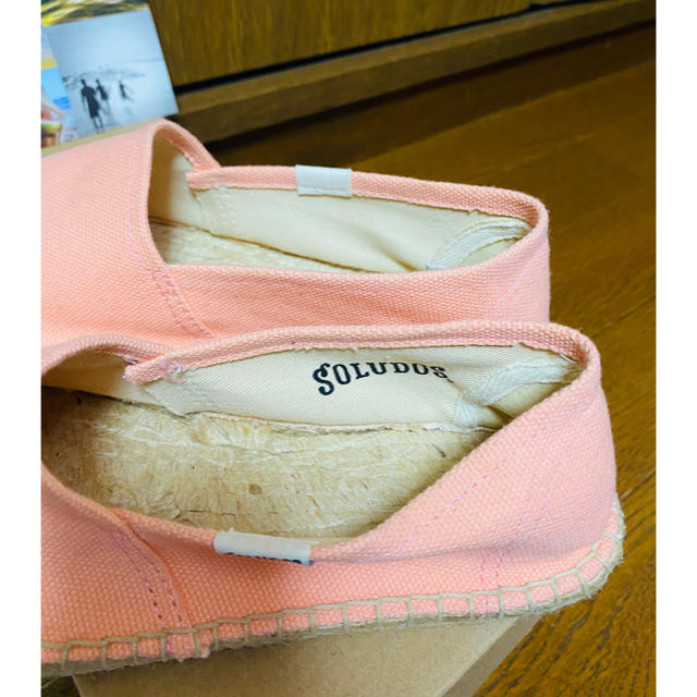 SOLUDOSピンクの靴