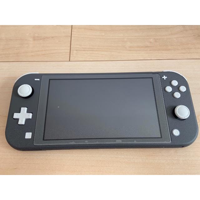 Switch Liteグレー スイッチライト 中古 フィルム・カバー付 エンタメ/ホビーのゲームソフト/ゲーム機本体(家庭用ゲーム機本体)の商品写真