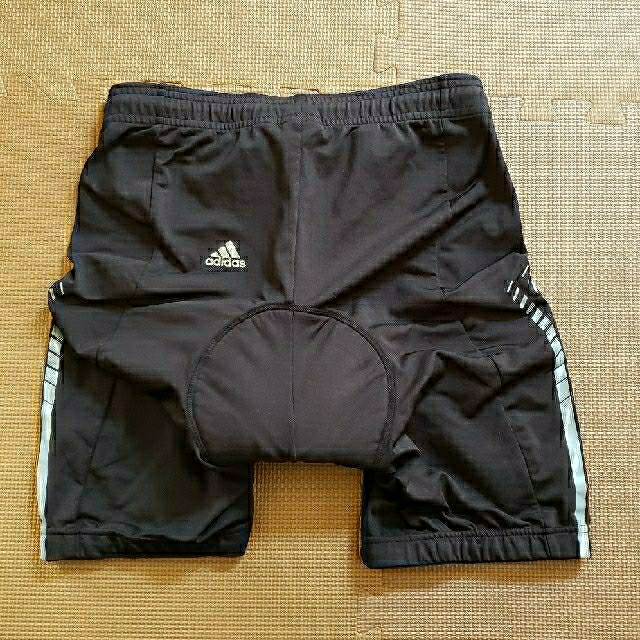 adidas(アディダス)のadidas クッション付 サイクル ショートハーフパンツ メンズXL 黒 スポーツ/アウトドアの自転車(ウエア)の商品写真