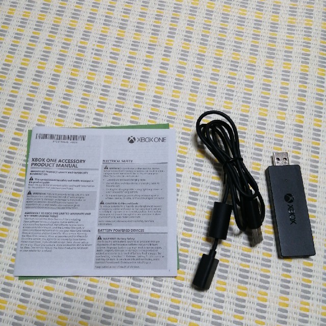 Xbox(エックスボックス)のXbox Wireless Adapter for Windows スマホ/家電/カメラのPC/タブレット(PC周辺機器)の商品写真