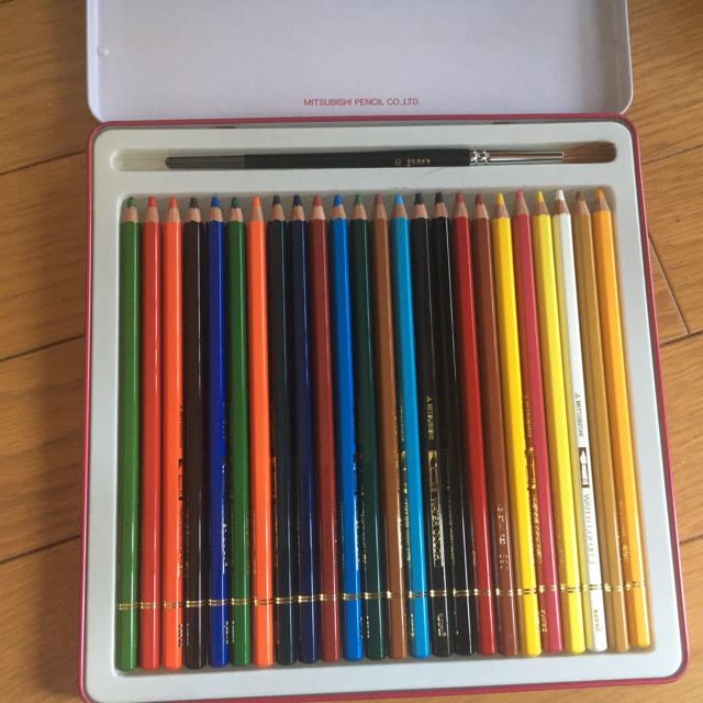 三菱(ミツビシ)のユニ水彩色鉛筆新品24色定価4400円 エンタメ/ホビーのアート用品(色鉛筆)の商品写真