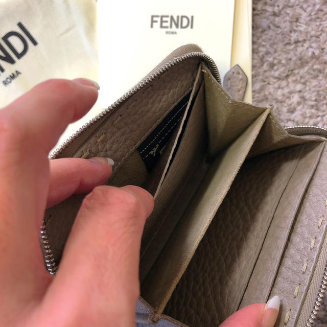 FENDI(フェンディ)のFENDI 確実本物 セレリア コイン カード ケース コンパクト 財布 サイフ レディースのファッション小物(コインケース)の商品写真
