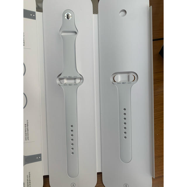 Apple(アップル)のスポーツバンド 白 ホワイト 純正 44mm Apple Watch スマホ/家電/カメラのスマホアクセサリー(その他)の商品写真