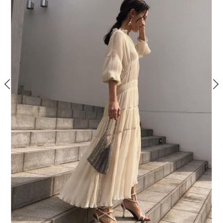 アメリヴィンテージ(Ameri VINTAGE)のSHIRRING PLEATS DRESS(ロングワンピース/マキシワンピース)