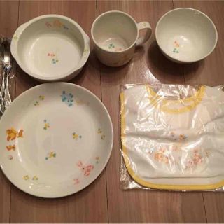 ミキモト(MIKIMOTO)の新品未使用☆ミキモト ベビー食器とスタイ(プレート/茶碗)