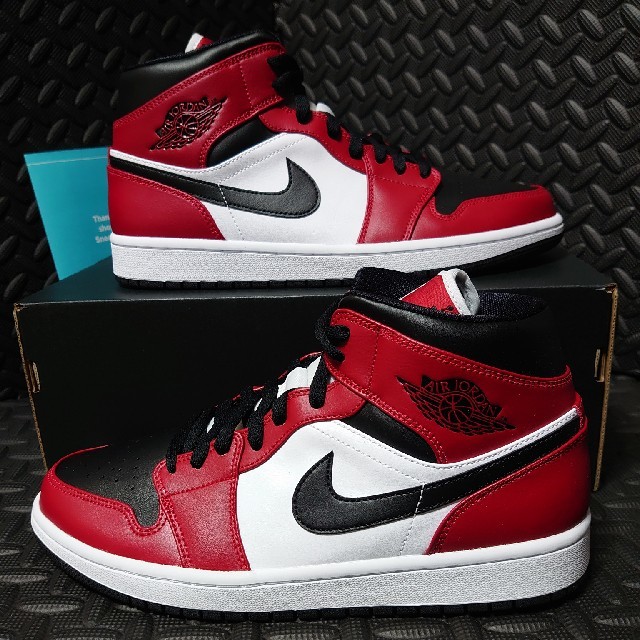 AIR JORDAN 1 MID CHICAGO BLACK TOE