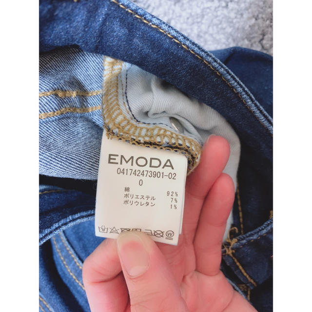 EMODA(エモダ)のEMODA ダメージジーンズ レディースのパンツ(デニム/ジーンズ)の商品写真