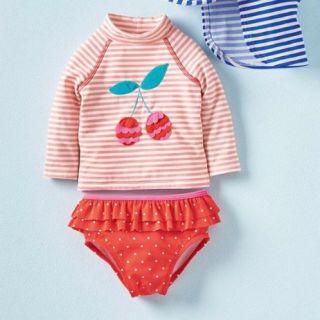 ボーデン(Boden)の完売品　ミニボーデン チェリー　ラッシュガードとフリルパンツのセット(水着)