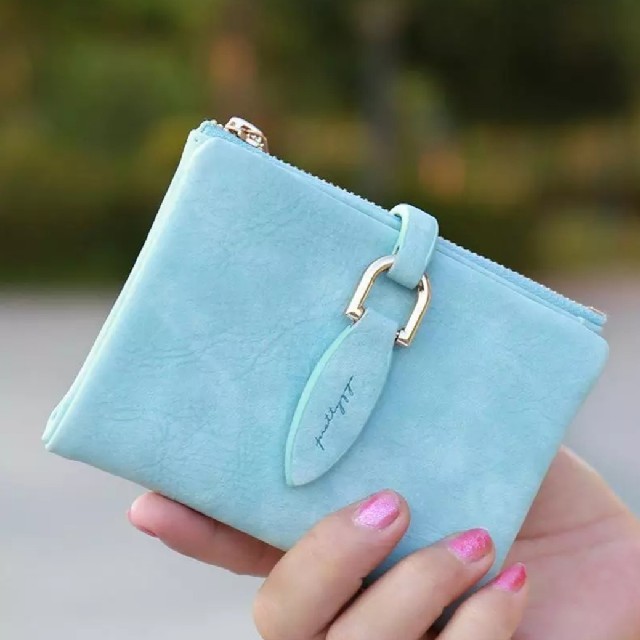 【ライトブルー】レディース　二つ折り財布 レディースのファッション小物(財布)の商品写真