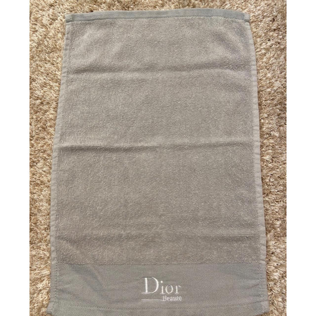 Dior(ディオール)の【新品、未使用】Dior ハンドタオル インテリア/住まい/日用品の日用品/生活雑貨/旅行(タオル/バス用品)の商品写真