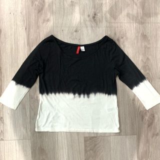 エイチアンドエム(H&M)のH&M エイチアンドエム　トップス　ブラック✖︎ホワイト(Tシャツ(長袖/七分))