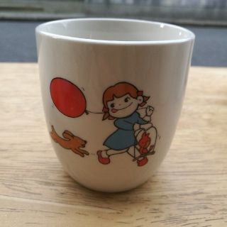 フジヤ(不二家)の4点セット　ペコちゃん　プリンカップ　(キャラクターグッズ)