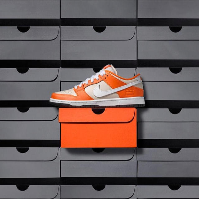 Nike SB Dunk Low “Orange Box” 313170-811