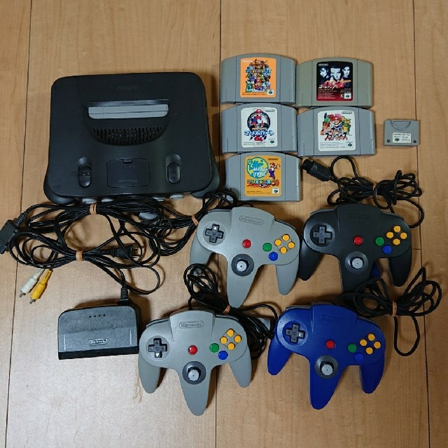 NINTENDO 64(ニンテンドウ64)のニンテンドー64  本体・ソフトセット エンタメ/ホビーのゲームソフト/ゲーム機本体(家庭用ゲーム機本体)の商品写真