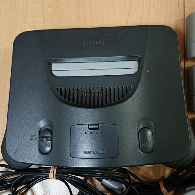 NINTENDO 64(ニンテンドウ64)のニンテンドー64  本体・ソフトセット エンタメ/ホビーのゲームソフト/ゲーム機本体(家庭用ゲーム機本体)の商品写真