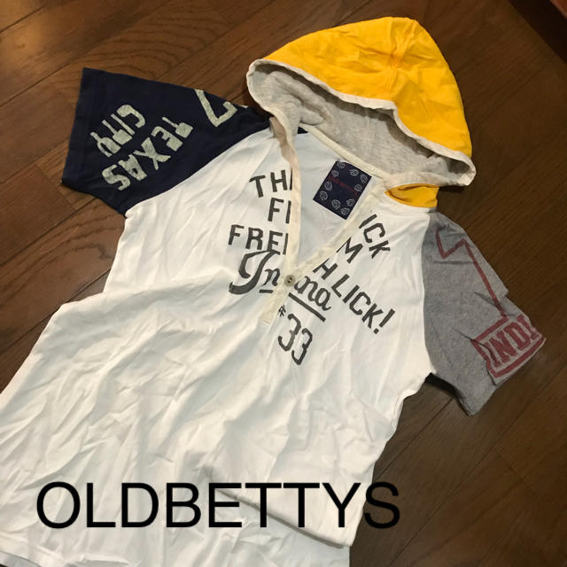 OLD BETTY'S(オールドベティーズ)のオールドベティーズ  フード付きTシャツ レディースのトップス(Tシャツ(半袖/袖なし))の商品写真