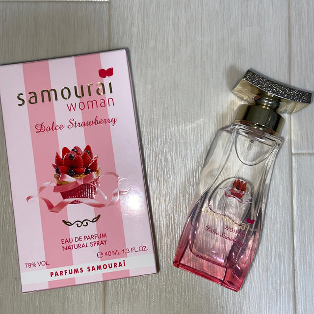 SAMOURAI(サムライ)のサムライウーマン ドルチェストロベリー 香水  コスメ/美容の香水(香水(女性用))の商品写真