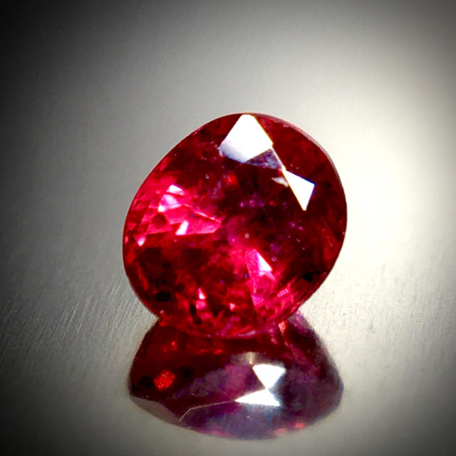 妖艶な”血紅”の宝石 0.2ct 天然 ピジョンブラッド ルビー
