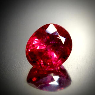 妖艶な”血紅”の宝石 0.2ct 天然 ピジョンブラッド ルビー(リング(指輪))