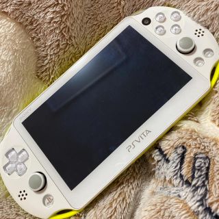 プレイステーションヴィータ(PlayStation Vita)のPlayStation Vita Wi-Fiモデル ライムグリーン ♡(携帯用ゲームソフト)