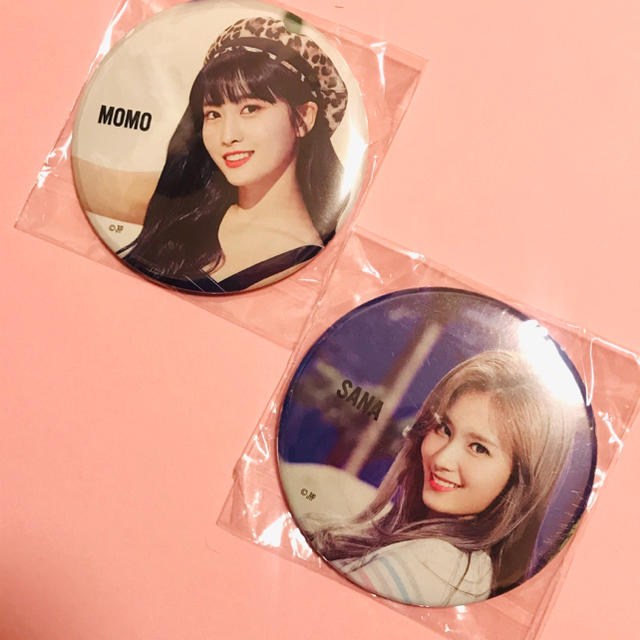 Waste(twice)(ウェストトゥワイス)のTWICE サナモモ❤️HAPPYHAPPY缶バッチ缶バッジセット エンタメ/ホビーのタレントグッズ(アイドルグッズ)の商品写真