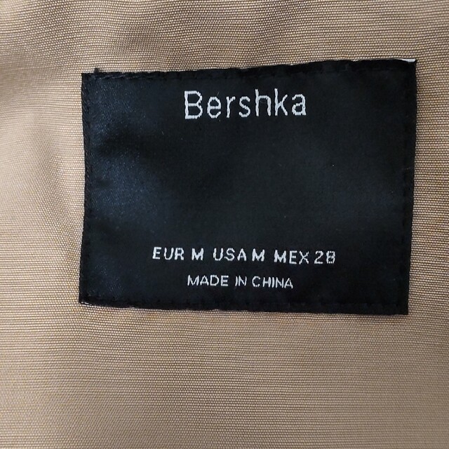 Bershka(ベルシュカ)の最終価格　美品　ベルシュカ　ブルゾン　ジャケット　男女兼用　アウター　トップス メンズのジャケット/アウター(ブルゾン)の商品写真