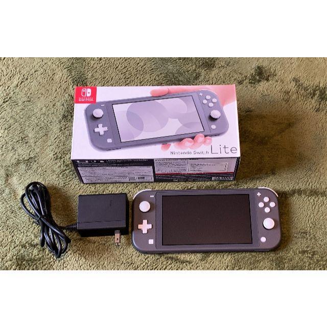 任天堂(ニンテンドウ)の【中古・美品】任天堂　Switch Lite　グレー（スイッチライト） エンタメ/ホビーのゲームソフト/ゲーム機本体(家庭用ゲーム機本体)の商品写真