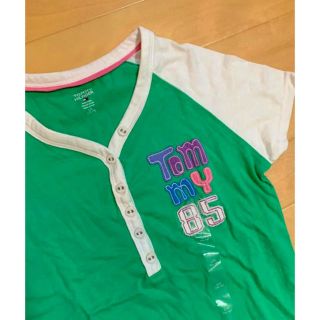 トミーヒルフィガー(TOMMY HILFIGER)のtommy hilfiger キッズ　緑　Tシャツ(Tシャツ/カットソー)