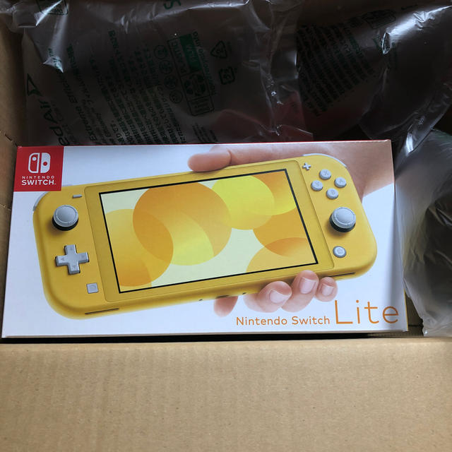 switch Lite イエロー　新品