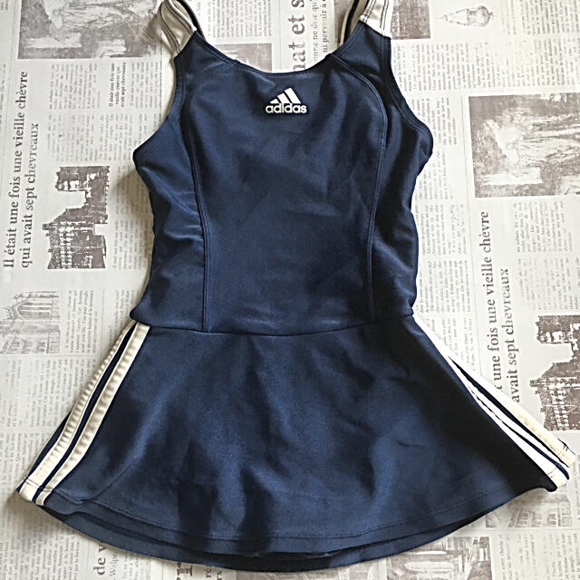 adidas(アディダス)のアディダス  adidas 水着　130センチ キッズ/ベビー/マタニティのキッズ服女の子用(90cm~)(水着)の商品写真