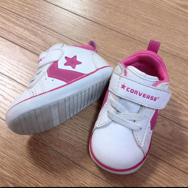 CONVERSE(コンバース)の【美品】コンバース　ピンクシューズ キッズ/ベビー/マタニティのベビー靴/シューズ(~14cm)(スニーカー)の商品写真