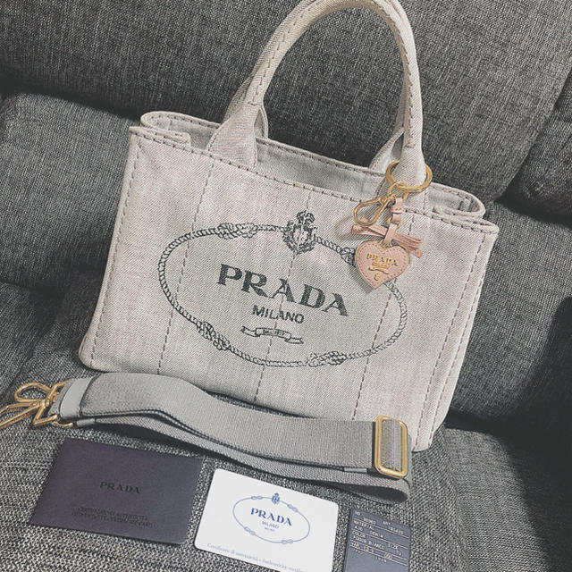 PRADA - PRADA♡カナパ.S.ビアンコの通販 by moa's shop｜プラダならラクマ