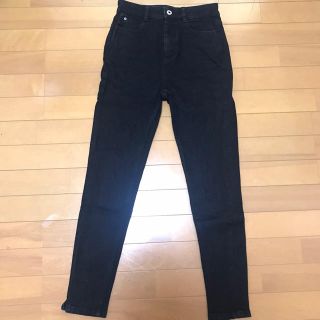 ザラ(ZARA)の美品　ZARA ザラ　黒　スキニー　パンツ(スキニーパンツ)