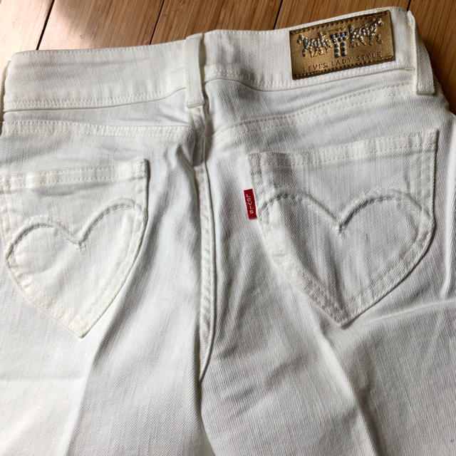 Levi's(リーバイス)のLEVI'S LADY STYLE GOLD ホワイトデニムパンツ レディースのパンツ(デニム/ジーンズ)の商品写真