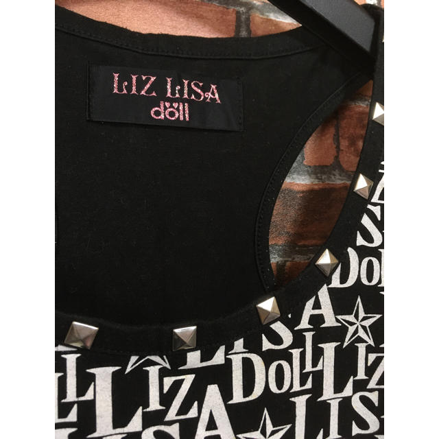 LIZ LISA doll(リズリサドール)のリズリサドール LIZLISAdoll ロゴプリント総柄 スタッズ タンクトップ レディースのトップス(タンクトップ)の商品写真