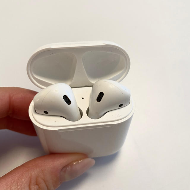 Apple(アップル)のAirpods 第一世代 スマホ/家電/カメラのオーディオ機器(ヘッドフォン/イヤフォン)の商品写真