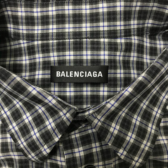 Balenciaga(バレンシアガ)のWHITENIXXX様専用 バレンシアガ ニュースペーパーシャツ サイズ37 メンズのトップス(シャツ)の商品写真